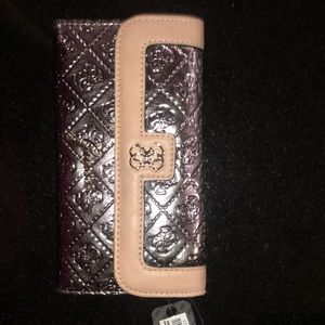 BRAND NEW WITH TAGS AUTHENTIC Guess Wallet